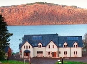 Balachladaich B&B - nothing between us and Loch Ness